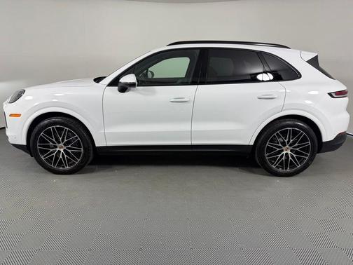 2025 Porsche Cayenne Base