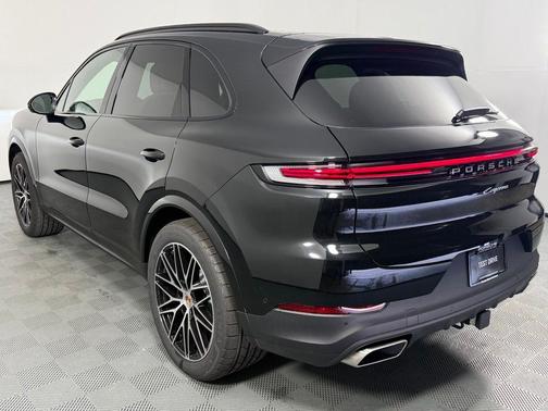2025 Porsche Cayenne Base