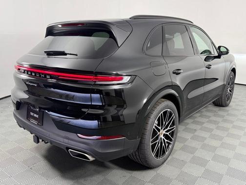 2025 Porsche Cayenne Base