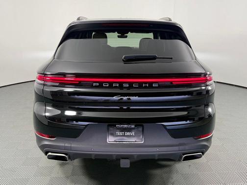 2025 Porsche Cayenne Base