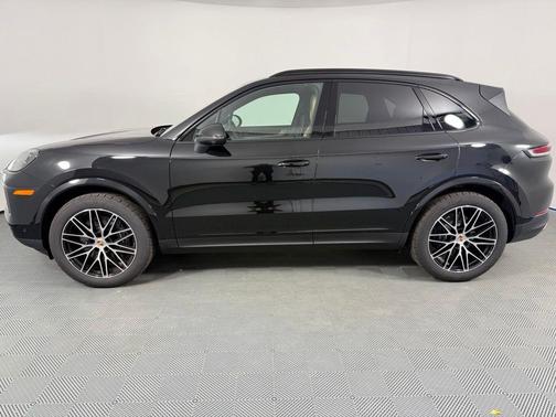 2025 Porsche Cayenne Base
