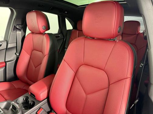 2025 Porsche Macan Base
