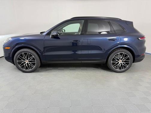 2025 Porsche Cayenne Base
