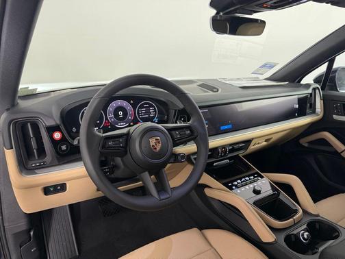 2025 Porsche Cayenne Base