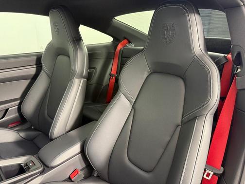 2024 Porsche 911 Carrera GTS