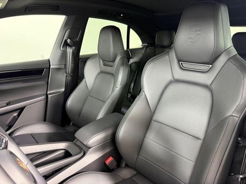 2025 Porsche Macan 4S