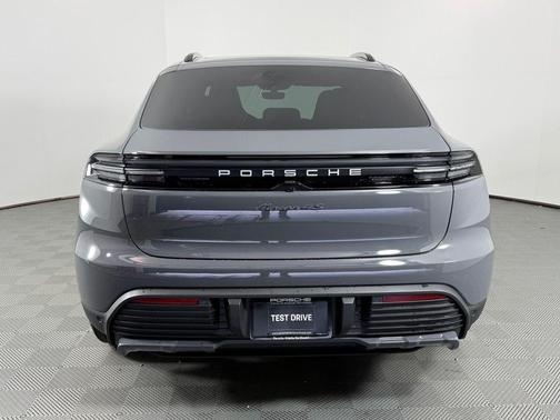 2025 Porsche Macan 4S