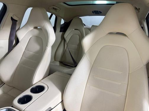 2022 Porsche Panamera GTS