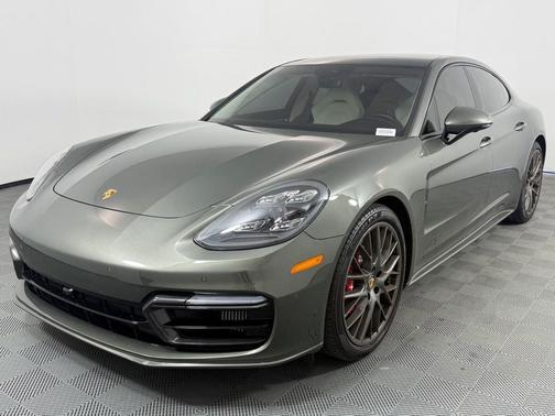 2022 Porsche Panamera GTS