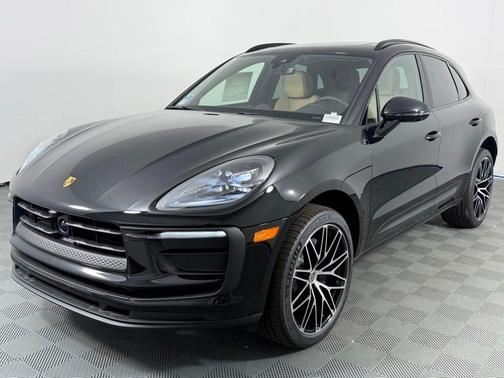 2025 Porsche Macan Base