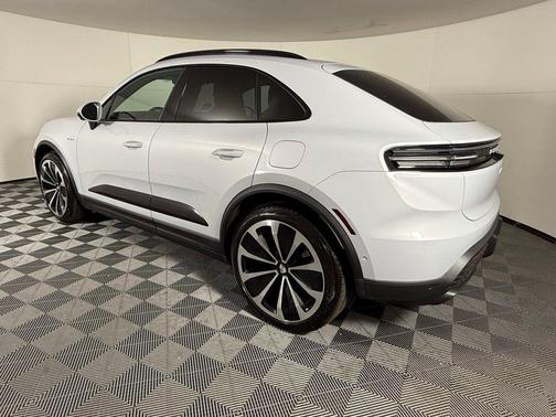 2025 Porsche Macan Electric Base