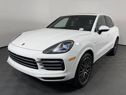 White 2019 Porsche Cayenne Base