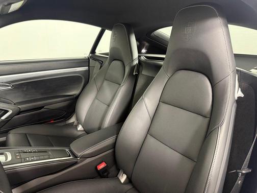 2025 Porsche 718 Cayman STYLE EDITION