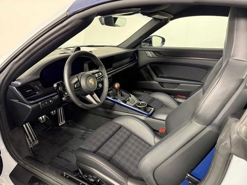 Ice 2026 Porsche 911 Carrera T
