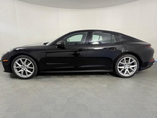 2025 Porsche Panamera Base