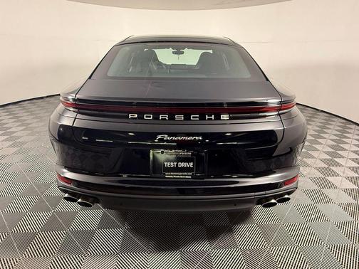 2025 Porsche Panamera Base