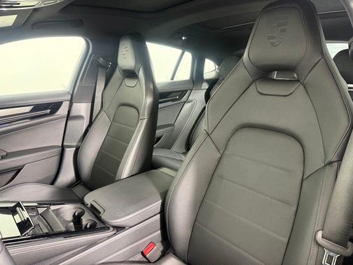 2025 Porsche Panamera Base