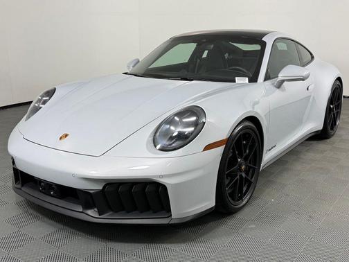 2025 Porsche 911 Carrera GTS