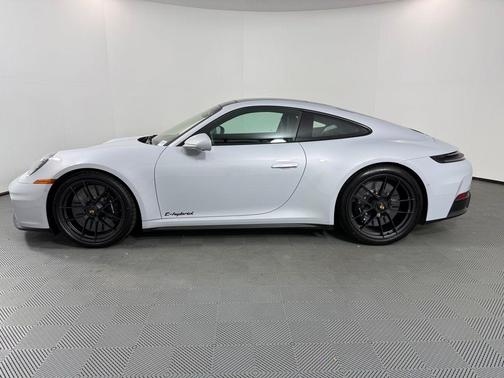 2025 Porsche 911 Carrera GTS