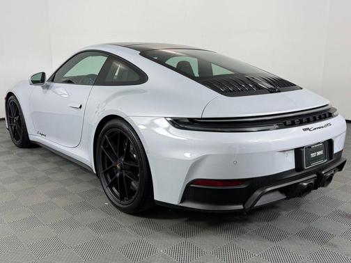 2025 Porsche 911 Carrera GTS