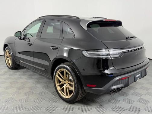 2025 Porsche Macan T
