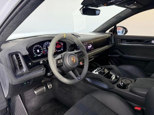 2024 Porsche Cayenne Turbo GT
