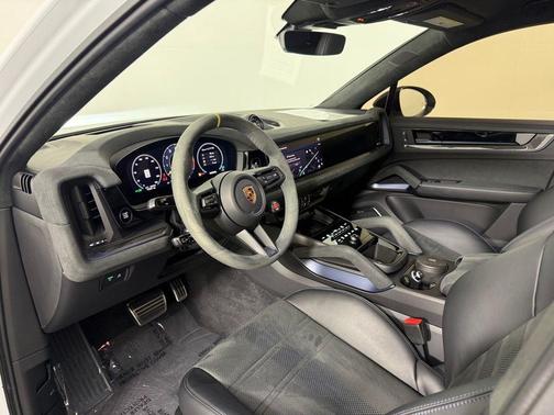 2024 Porsche Cayenne Turbo GT