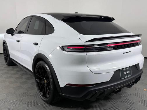 2024 Porsche Cayenne Turbo GT