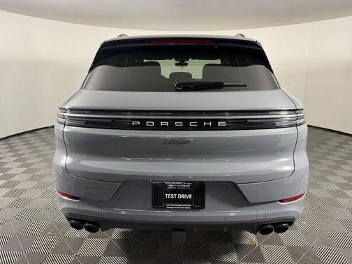 2025 Porsche Cayenne Turbo