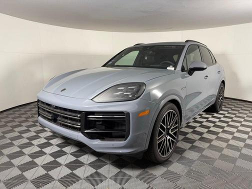 2025 Porsche Cayenne Turbo
