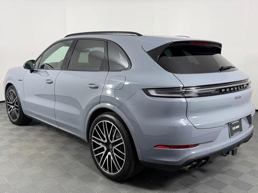 2025 Porsche Cayenne Turbo
