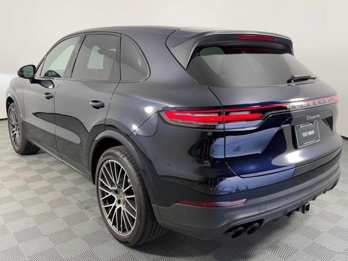 2022 Porsche Cayenne Platinum Edition