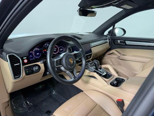 2022 Porsche Cayenne Platinum Edition