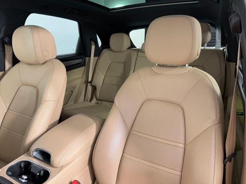 2022 Porsche Cayenne Platinum Edition