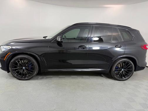 Black Sapphire Metallic 2021 BMW X5 M50i