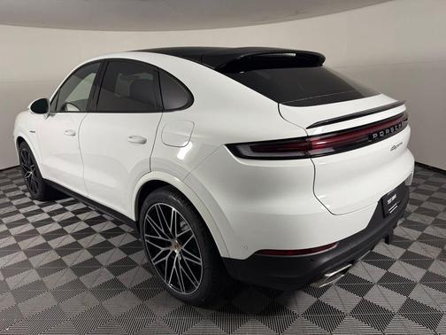 2025 Porsche Cayenne Base