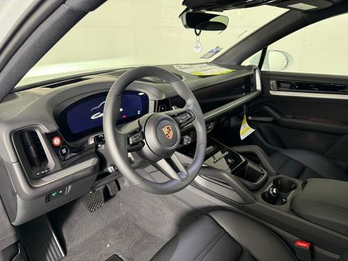 2025 Porsche Cayenne Base