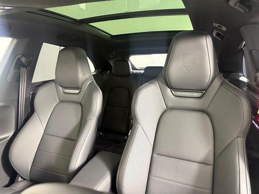 2025 Porsche Macan 4S