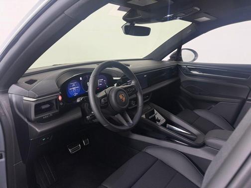 2025 Porsche Macan 4S