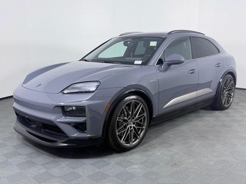 2025 Porsche Macan Turbo