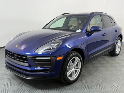 2025 Porsche Macan Base
