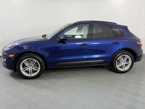 2025 Porsche Macan Base