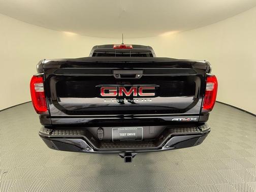 2025 GMC Canyon AT4