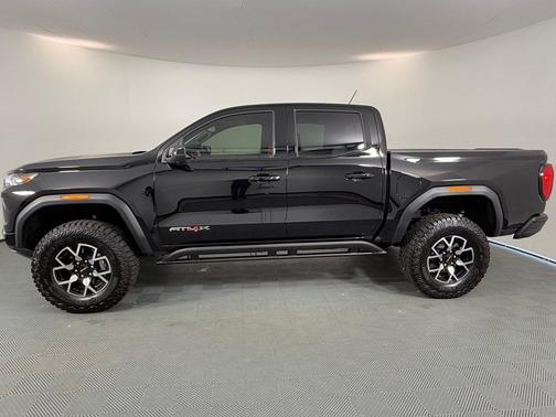 2025 GMC Canyon AT4