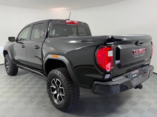 2025 GMC Canyon AT4