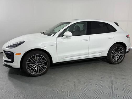 2024 Porsche Macan Base