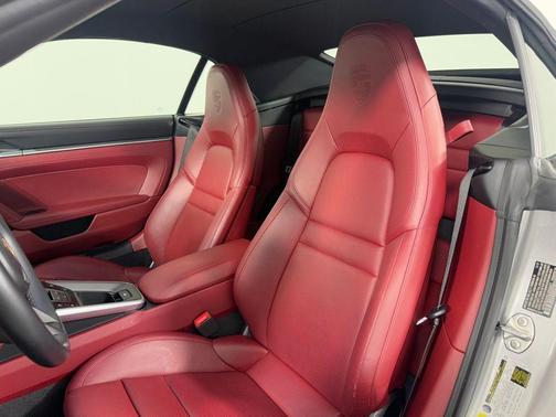 2020 Porsche 911 Carrera 4S