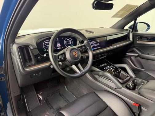2024 Porsche Cayenne Base