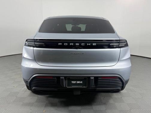 2024 Porsche Macan 4