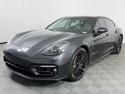 2022 Porsche Panamera 4 Platinum Edition